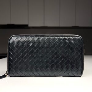 Bottega Veneta Intrecciato Black Wallet